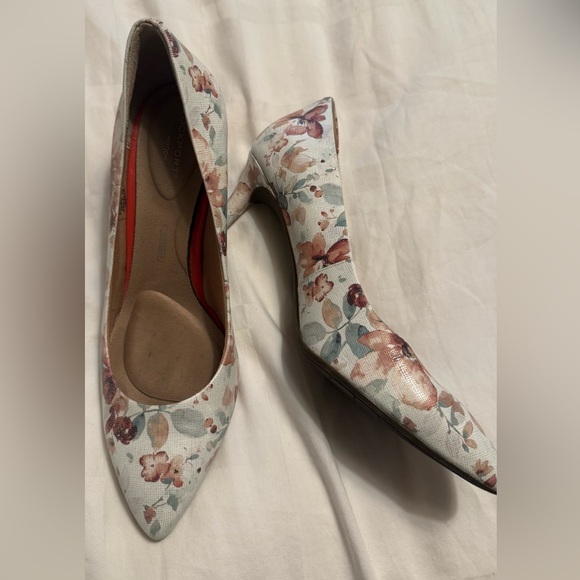 Rockport Total Motion Floral Pump - Picture 9 of 10